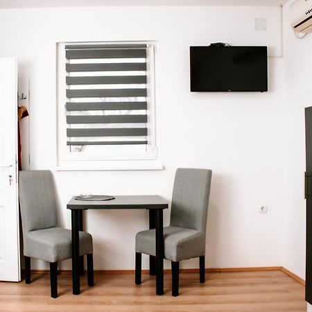 S. A. L. 2 Apartamento Zrenjanin Exterior foto
